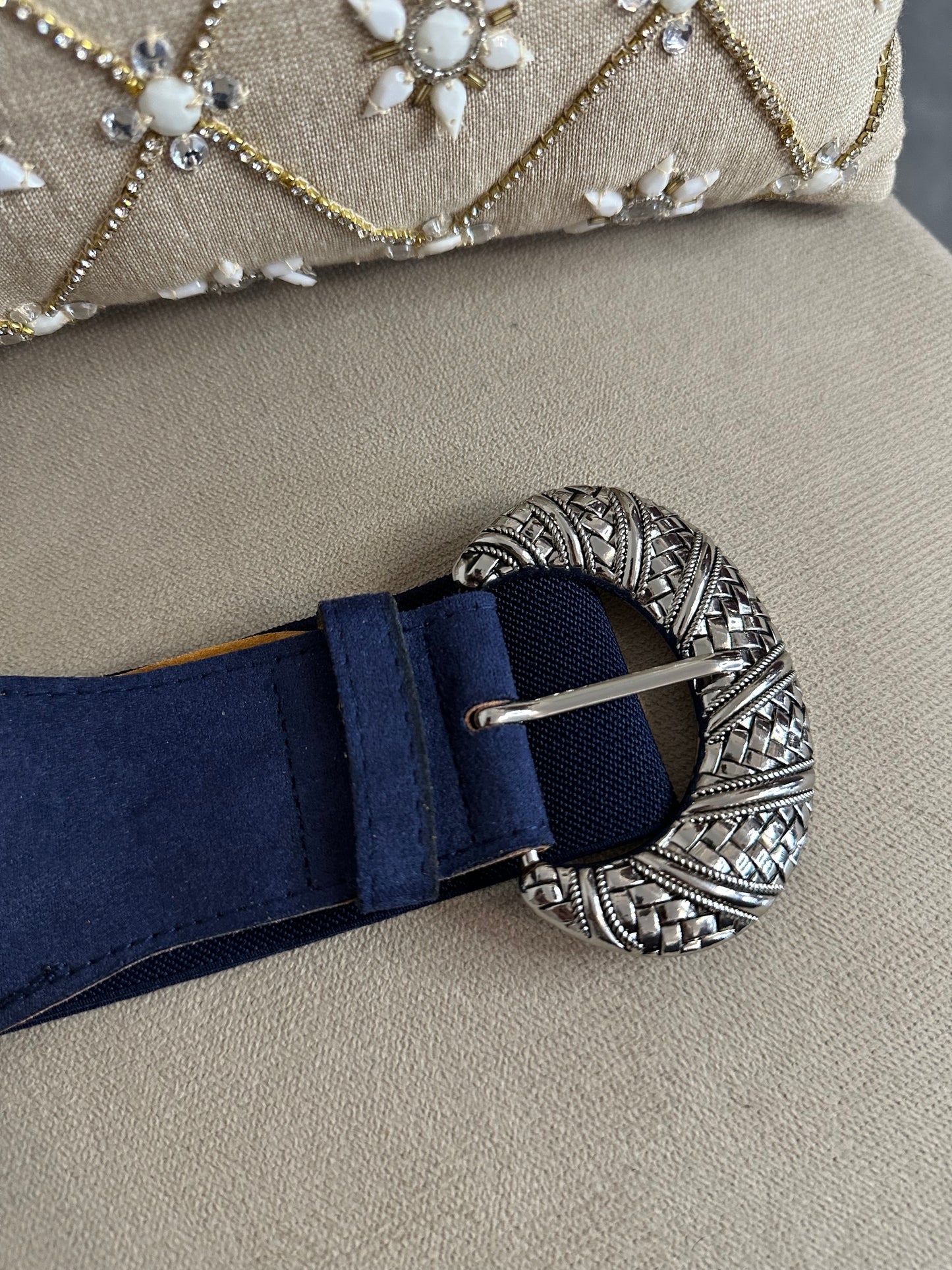 Ceinture bleue grosse boucle argent