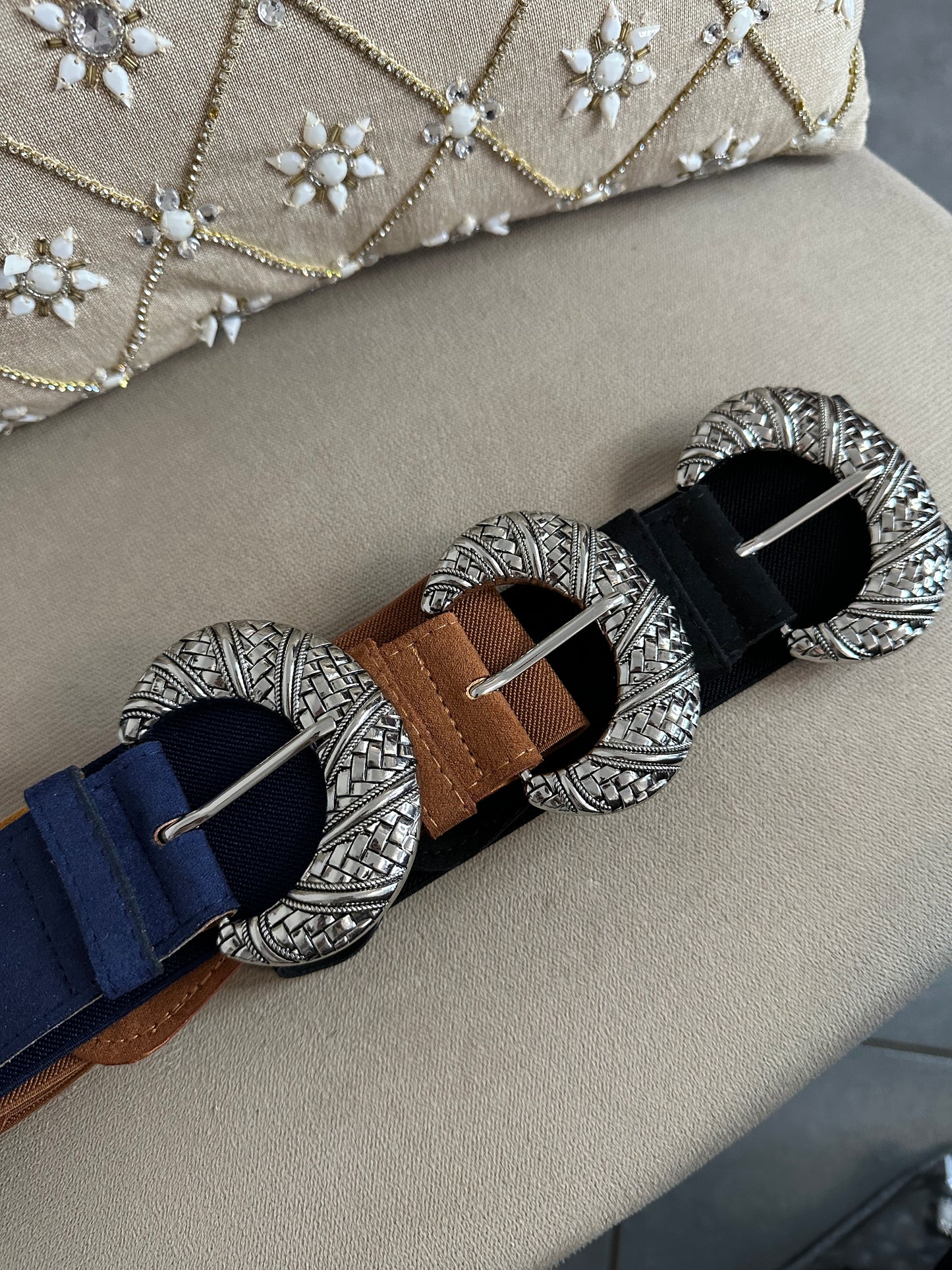 Ceinture bleue grosse boucle argent