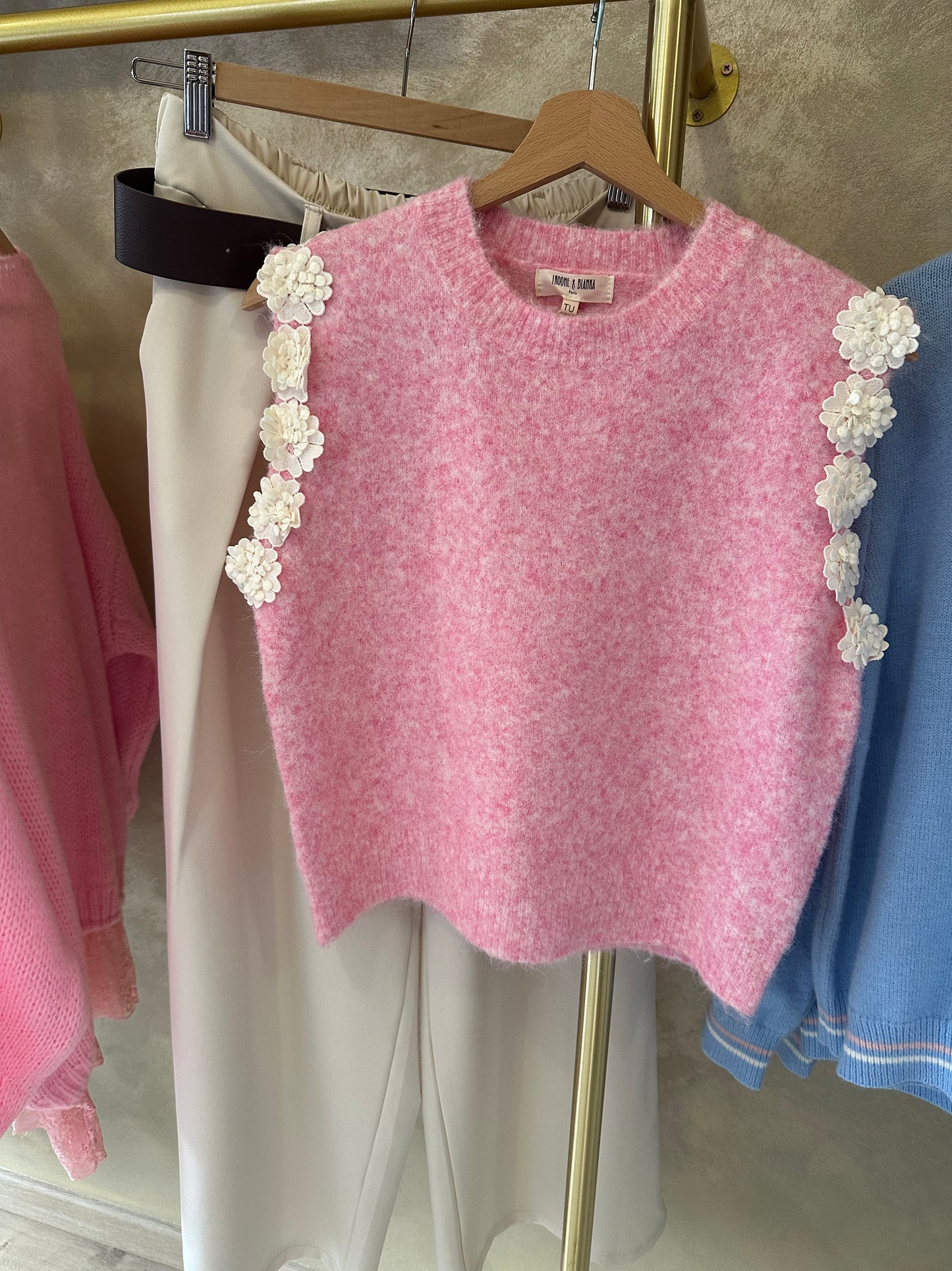 Pull sans manches fleurs
