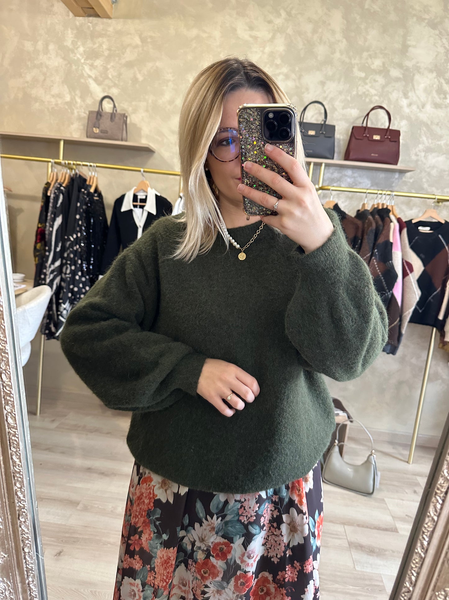 Pull KAKI